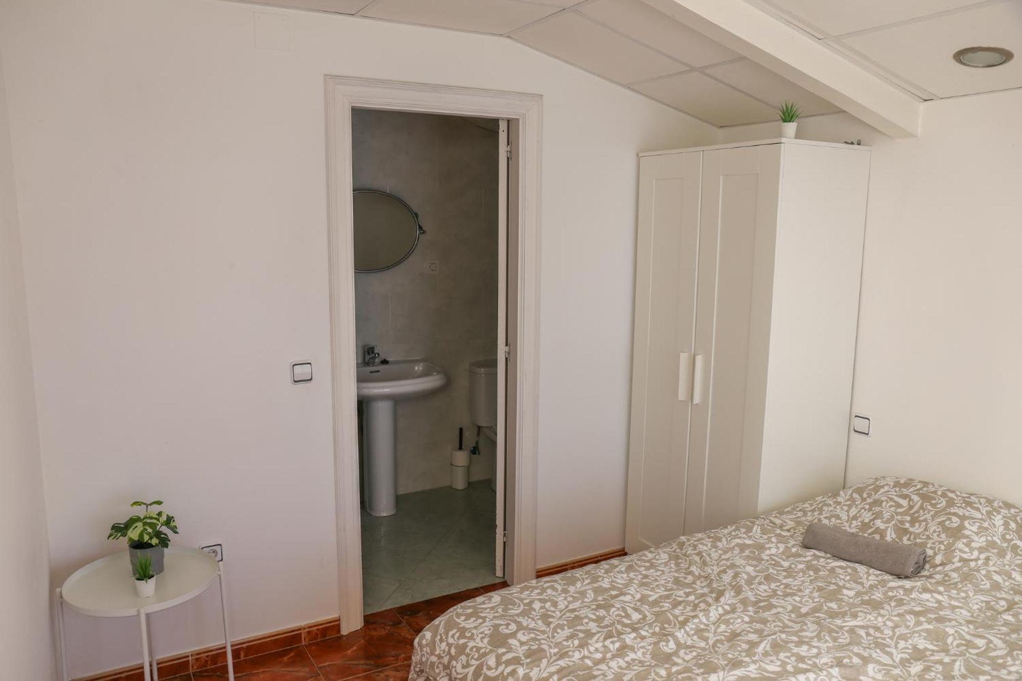 Beachfront Surf & Holiday House, Charming & Quiet Villarrube 外观 照片