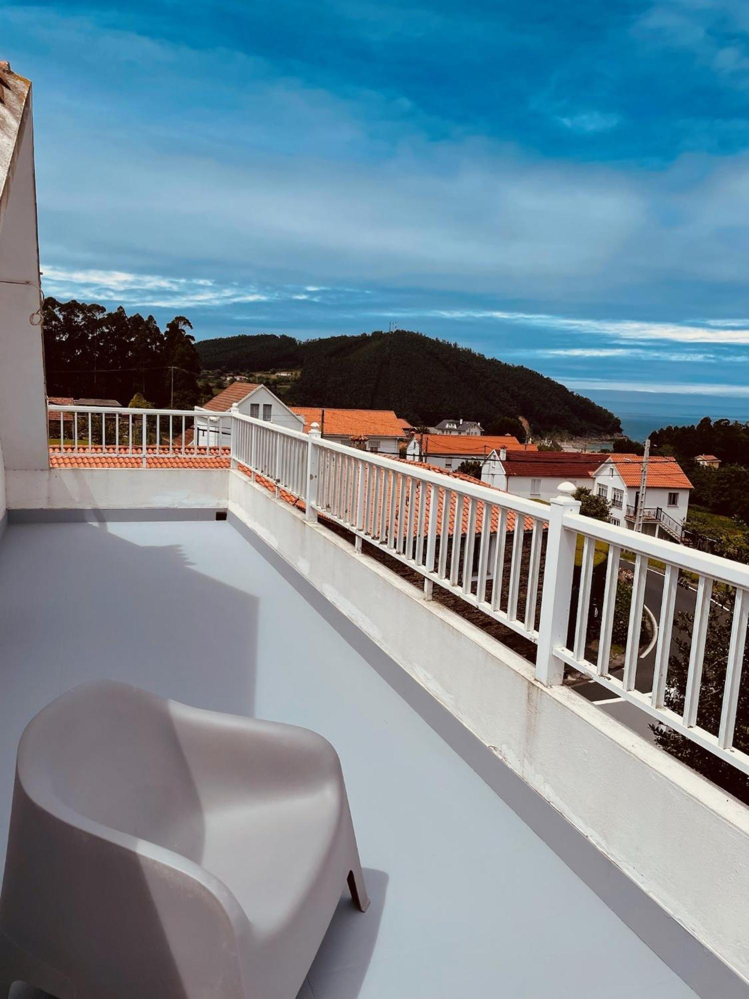 Beachfront Surf & Holiday House, Charming & Quiet Villarrube 外观 照片