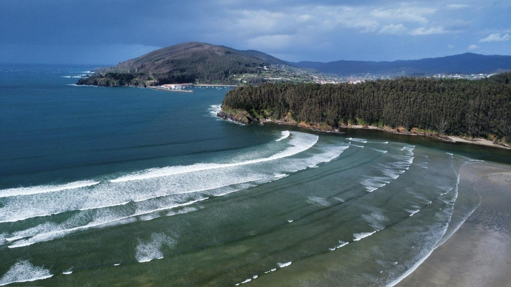 Beachfront Surf & Holiday House, Charming & Quiet Villarrube 外观 照片