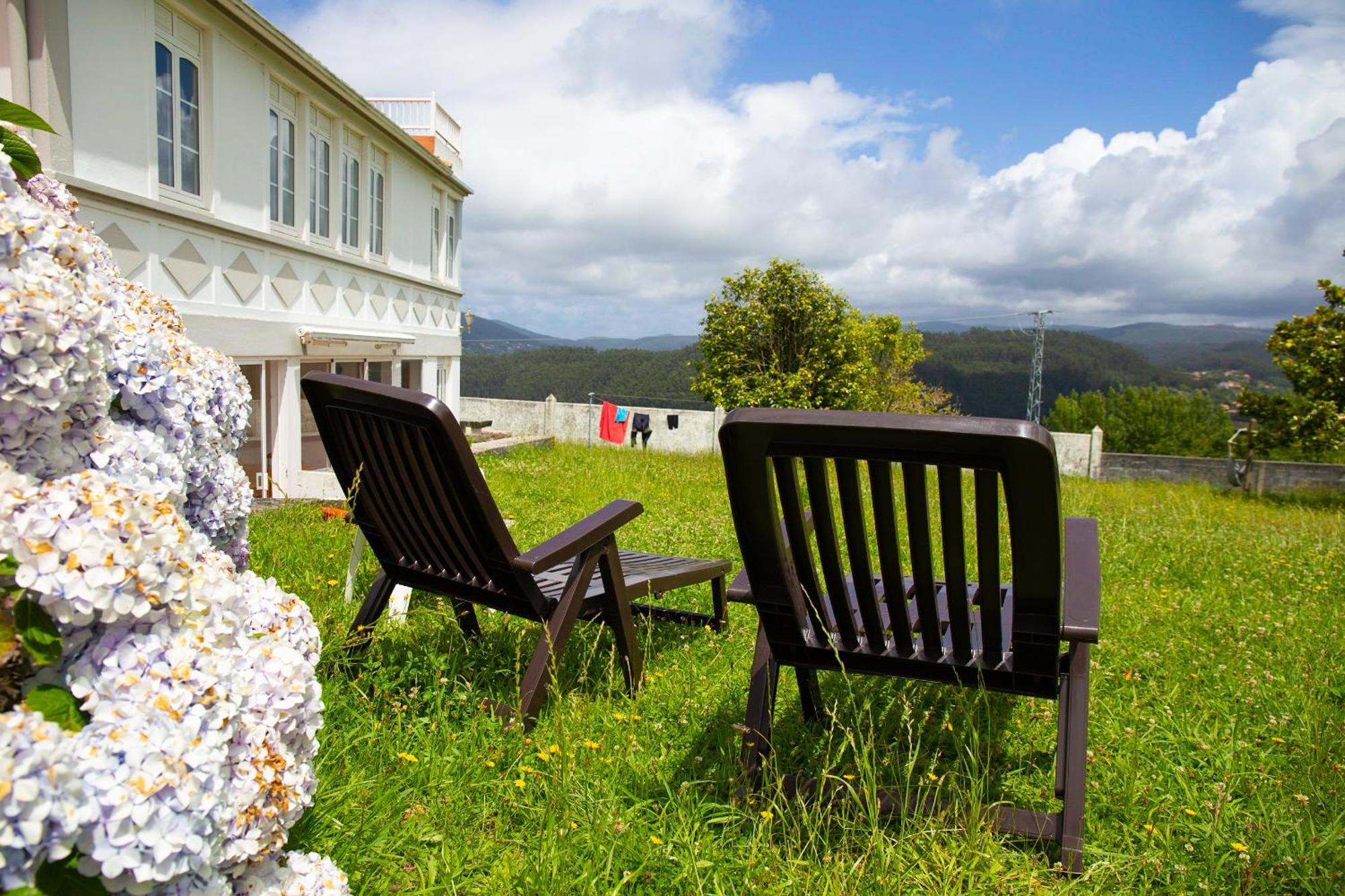 Beachfront Surf & Holiday House, Charming & Quiet Villarrube 外观 照片
